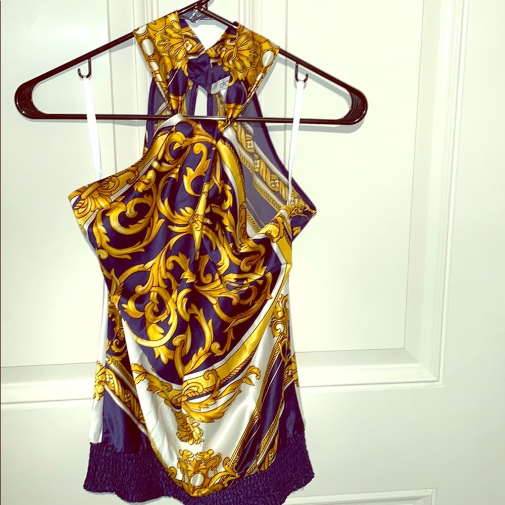 Beautiful top from cache size small